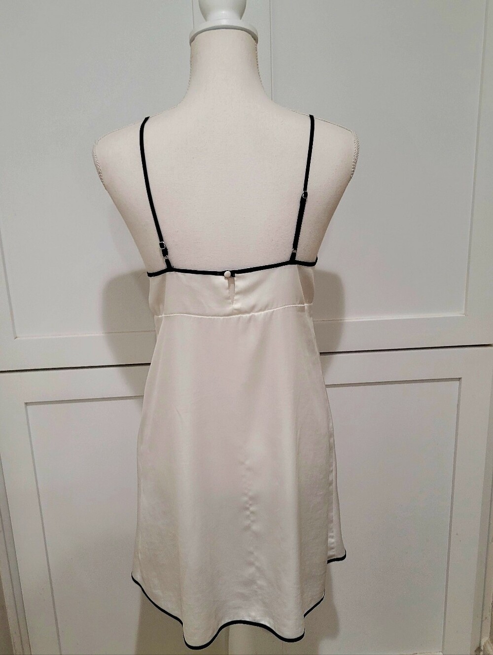 Kate Spade Charmeuse Babydoll Nightie White with Black Trim | Size Medium - Picture 3 of 9